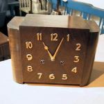 61 8136 TABLE CLOCK